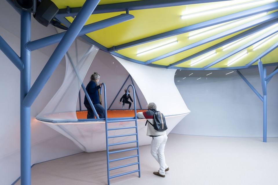 installation beeline by so il architects