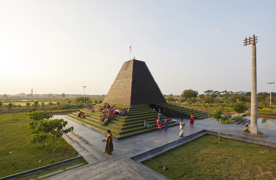 Balaji Temple India by Sameep Padora Associates