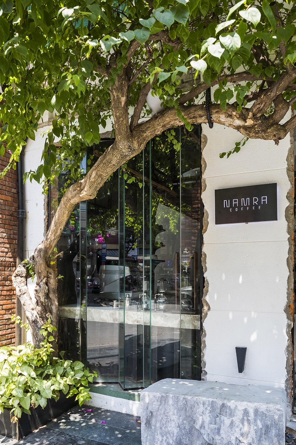 Namra Coffee Vietnam by D1 architectural studio