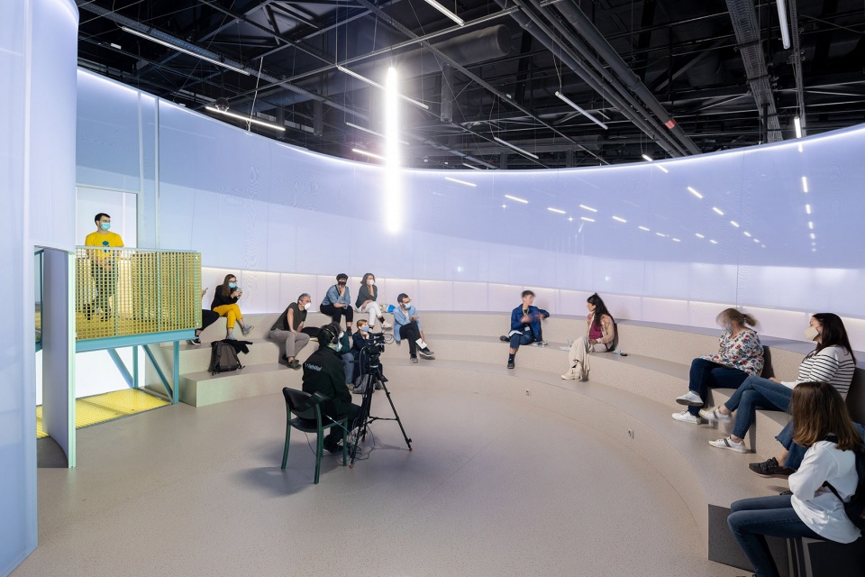 installation beeline by so il architects