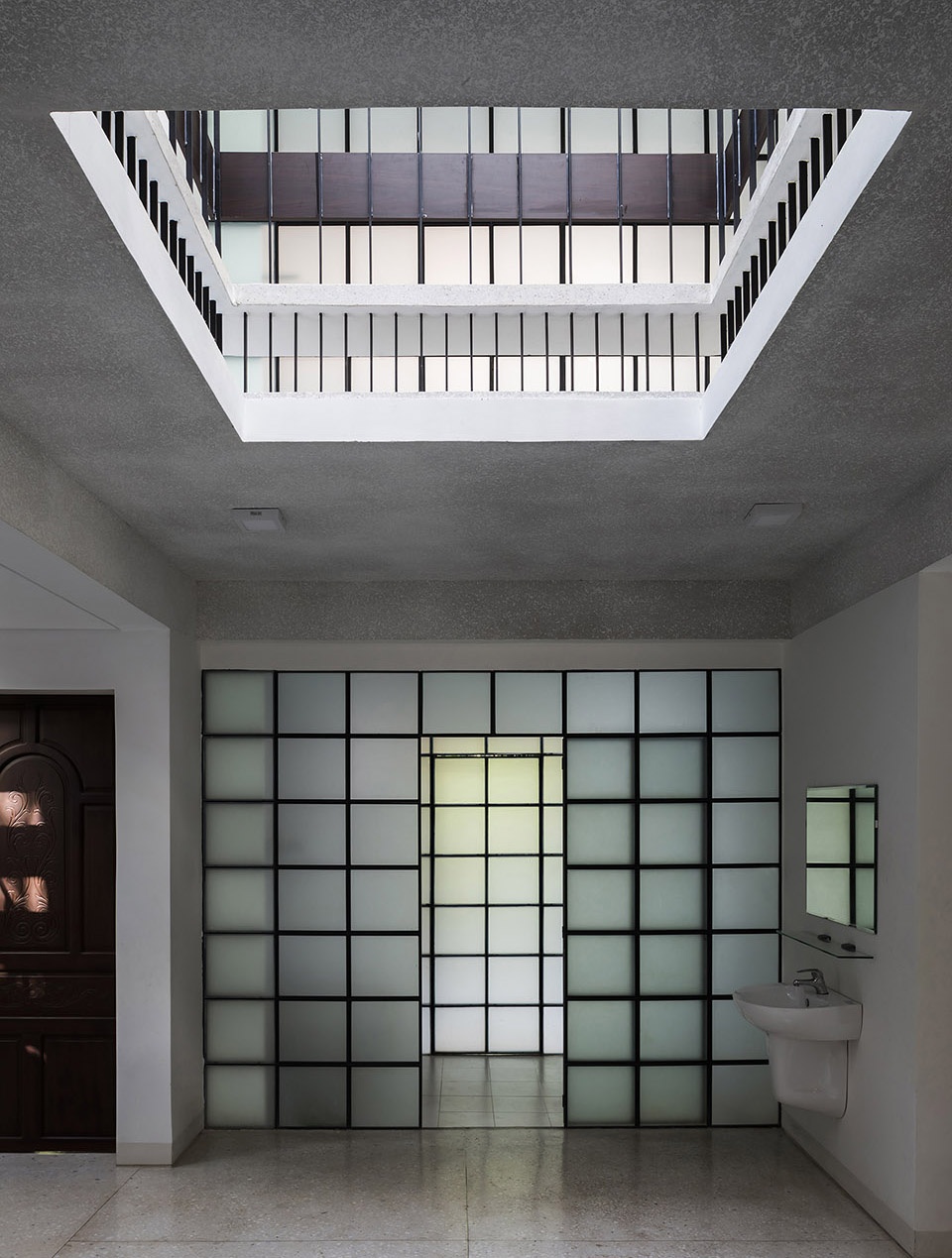 Wall house Creative Architects 1