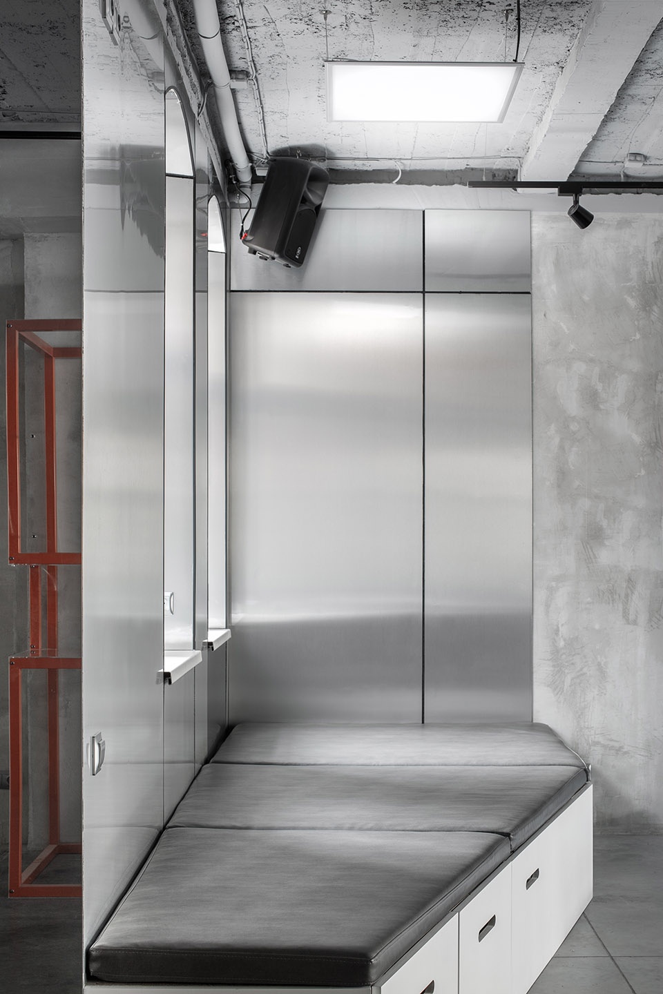 GALLERY GIF multi brand showroom Russia by Miyao Design Studio