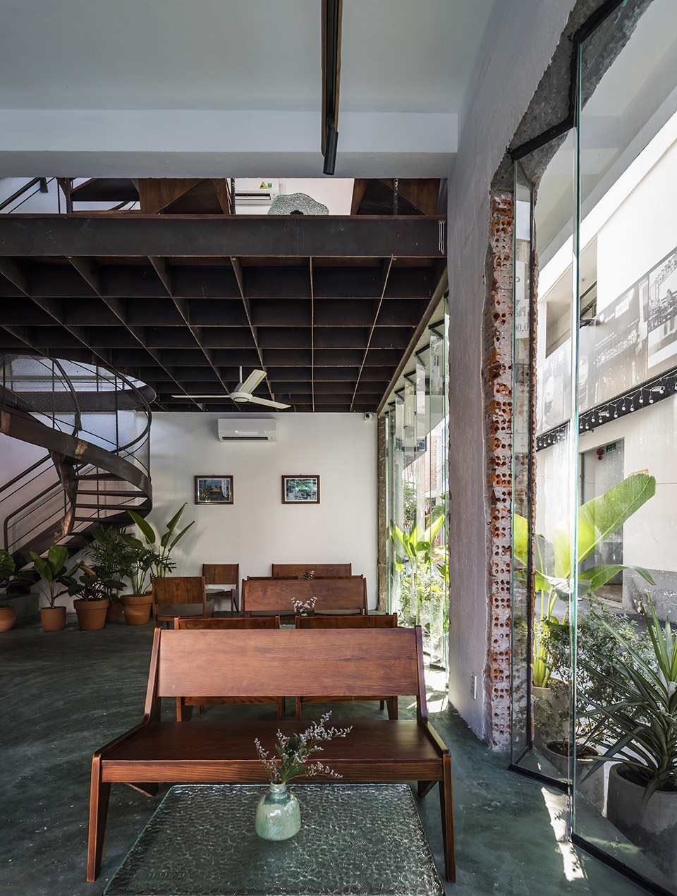 Namra Coffee Vietnam by D1 architectural studio