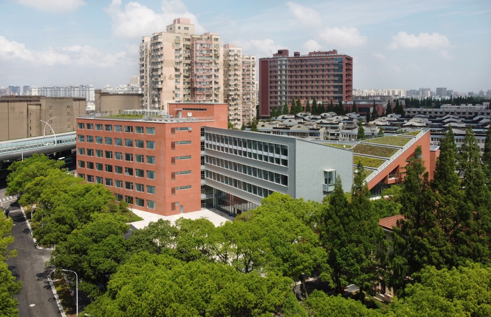 international cooperative education building of university of shanghai for science and technology china by le architects