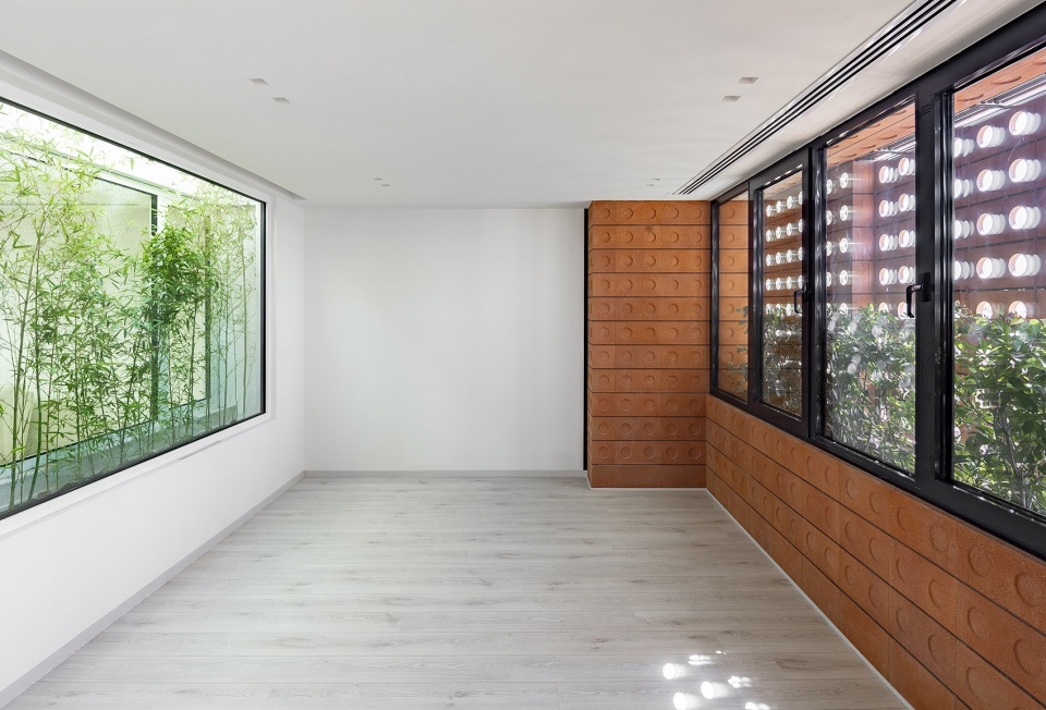 kohan ceram building by hooba design group