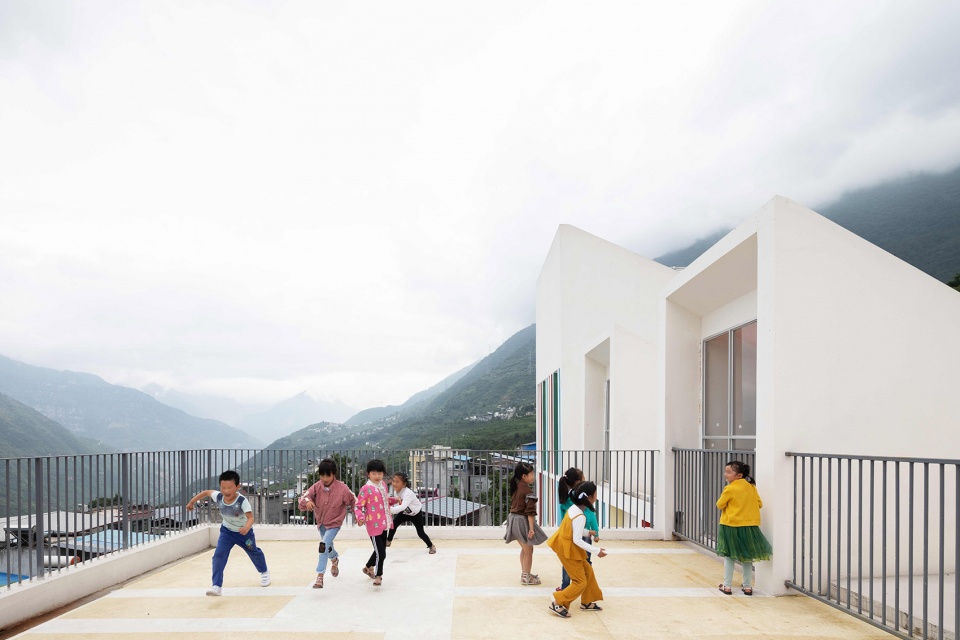 wusihe central kindergarten sichuan china by atelier y