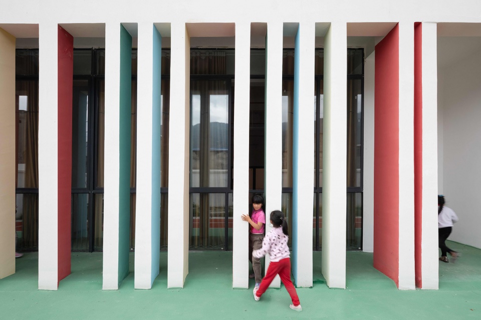 wusihe central kindergarten sichuan china by atelier y