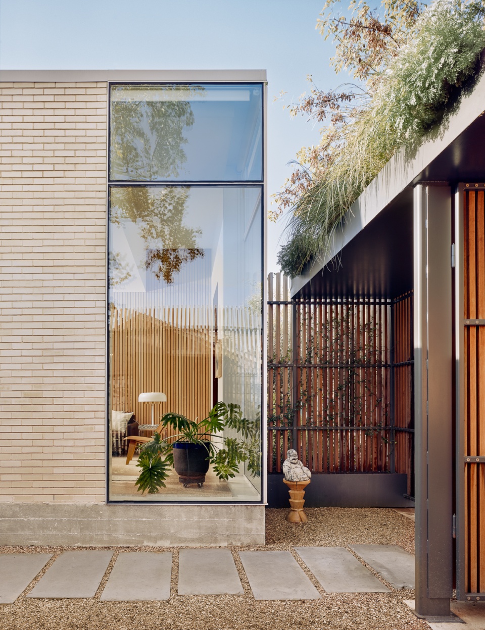 hemlock ave house by chioco design