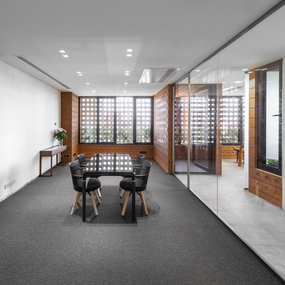kohan ceram building by hooba design group