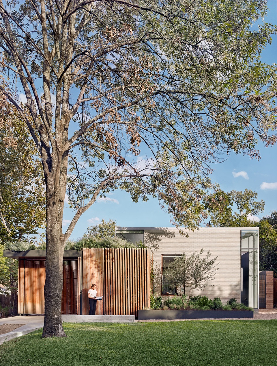 hemlock ave house by chioco design