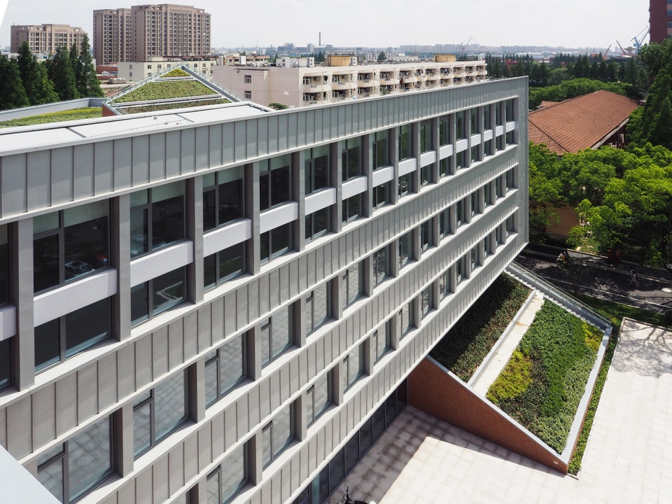 international cooperative education building of university of shanghai for science and technology china by le architects