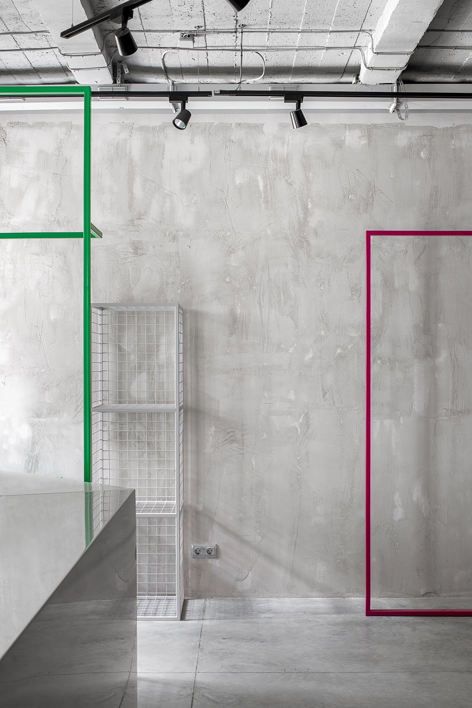 GALLERY GIF multi brand showroom Russia by Miyao Design Studio