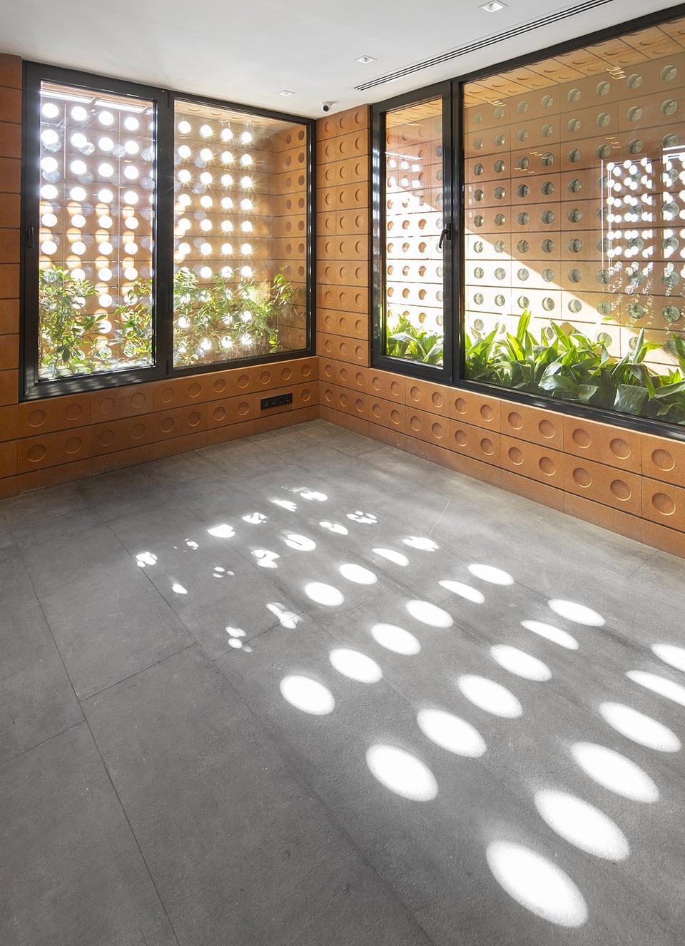 kohan ceram building by hooba design group