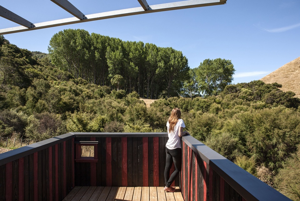 longbush ecosanctuary welcome shelter by pac studio