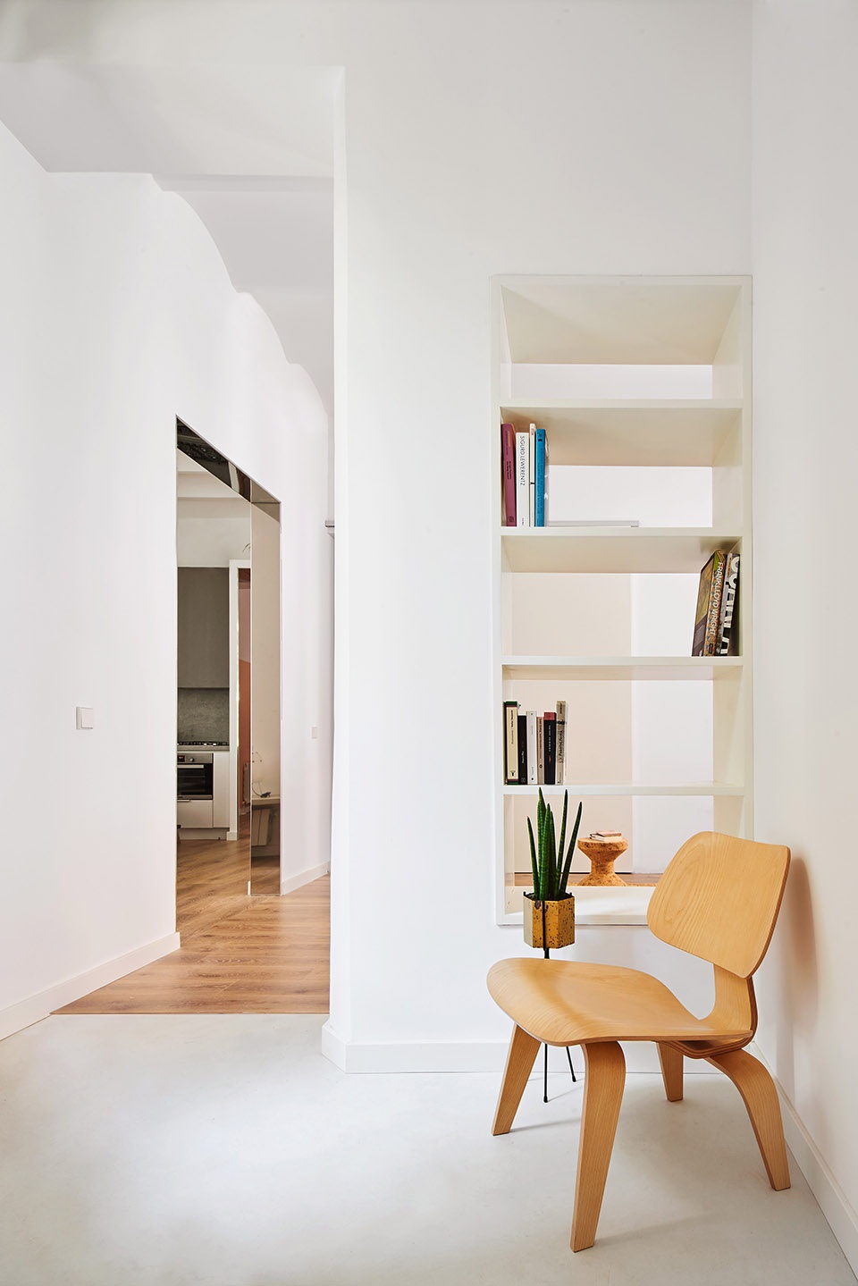 the magic box apartment by raul sanchez architects