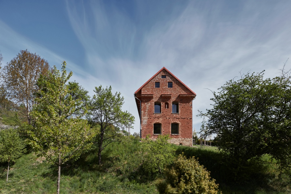 house inside a ruin by ora