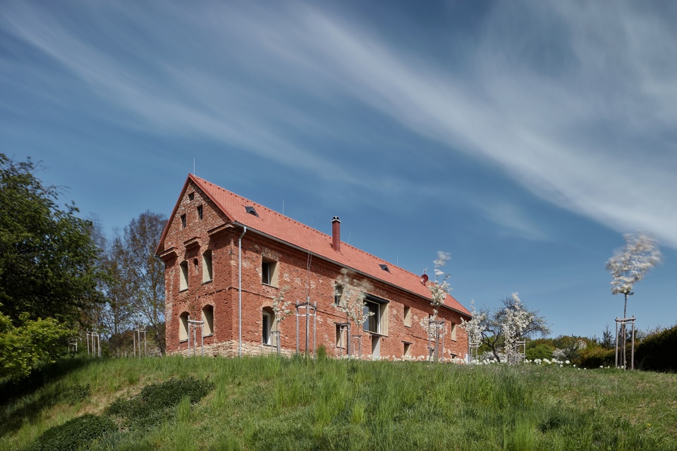house inside a ruin by ora