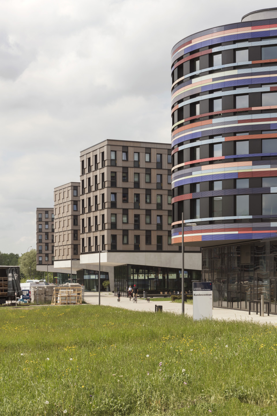 universal design quarter by sauerbruch hutton
