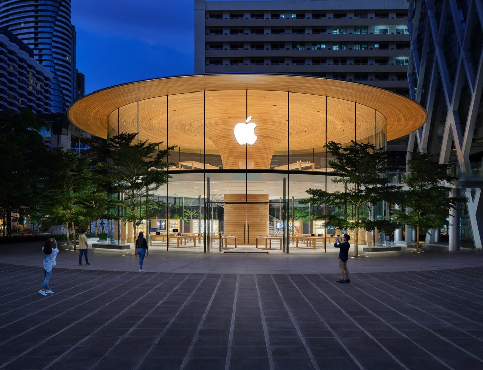 apple central world foster partners