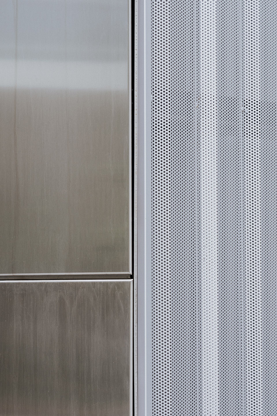 north greenwich sculptural screen by neiheiser argyros