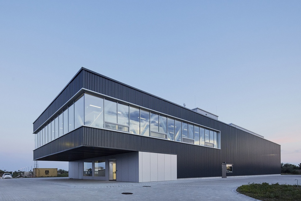 amplio headquarters by t2 a architects
