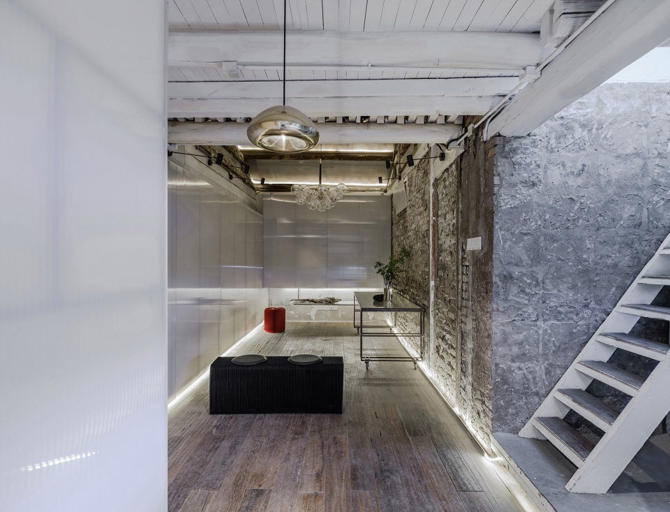 leaky chamber renovation china by atelier tree