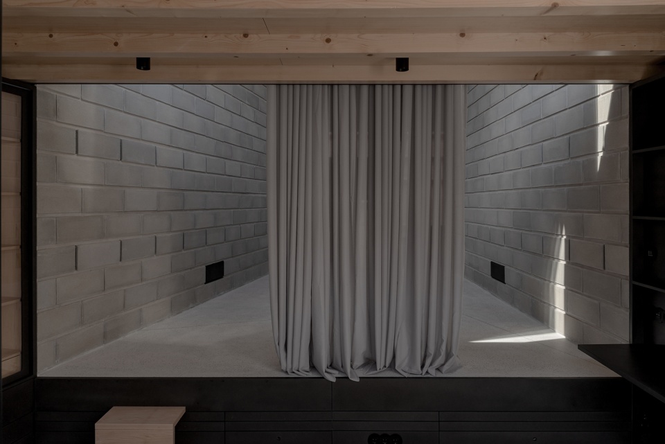 the broken house by nps arquitectos