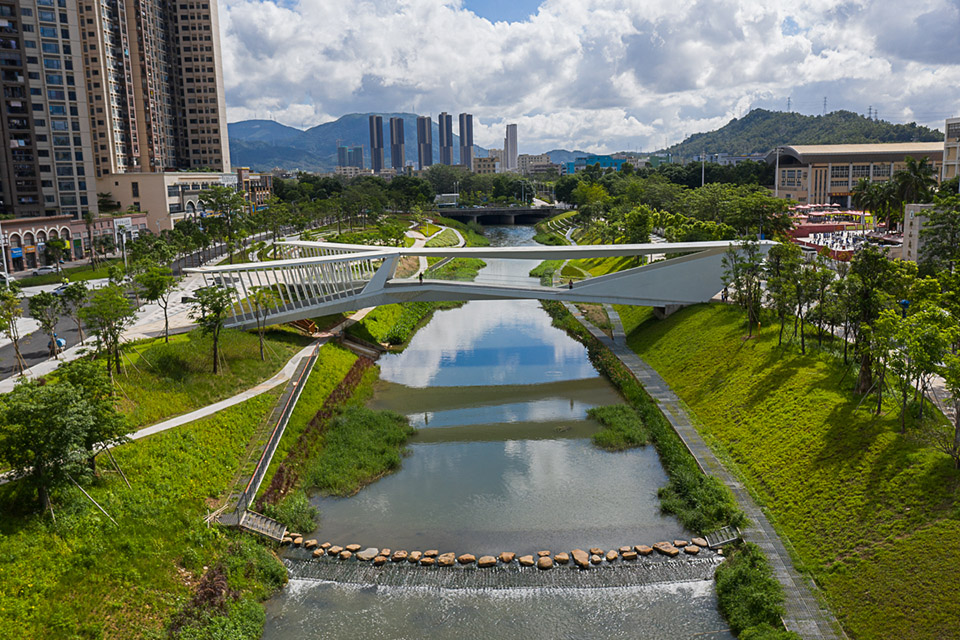 pedestrian bridge of pingshan high school china by node architecture urbanism