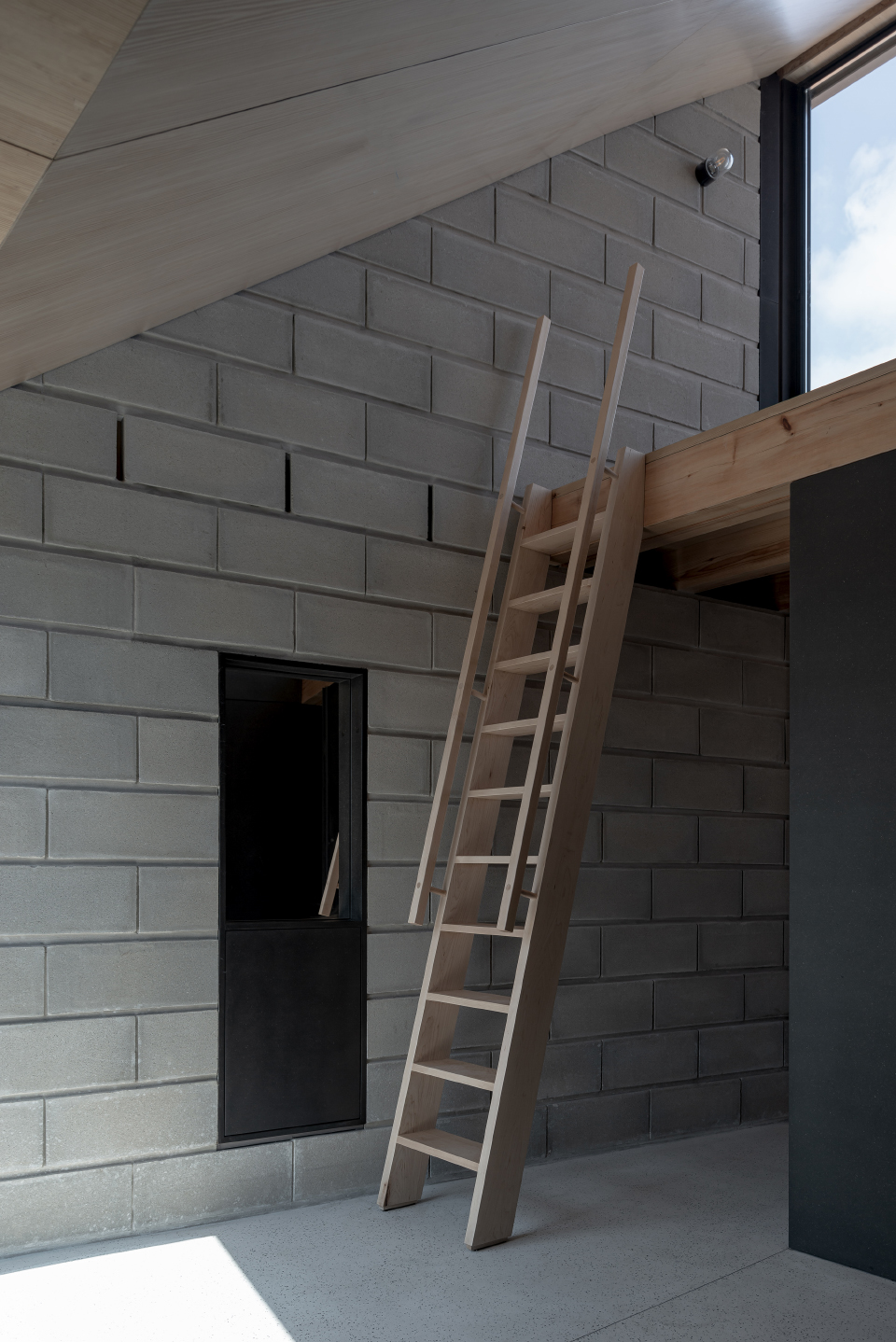 the broken house by nps arquitectos