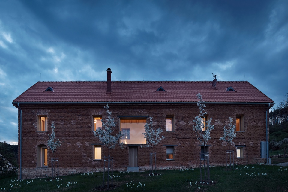 house inside a ruin by ora