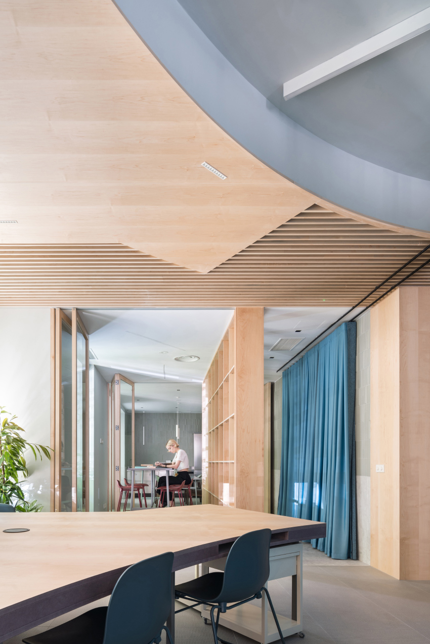office in madrid for xeito investments by enorme studio 1