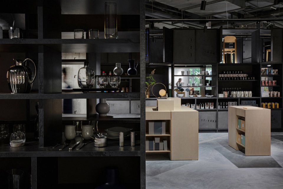 k&uuml;k&uuml; store and iag gallery Atelier xy