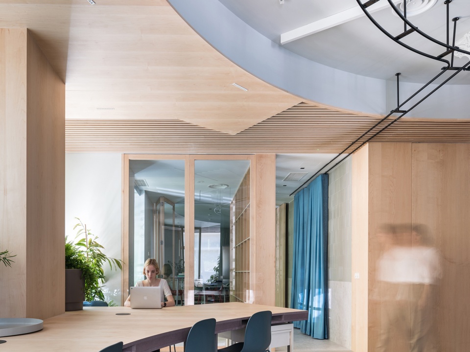 office in madrid for xeito investments by enorme studio 1