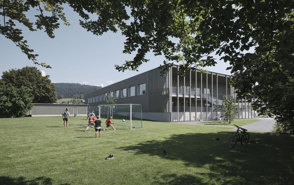 butze wolfurt primary school by schenker salvi weber architects