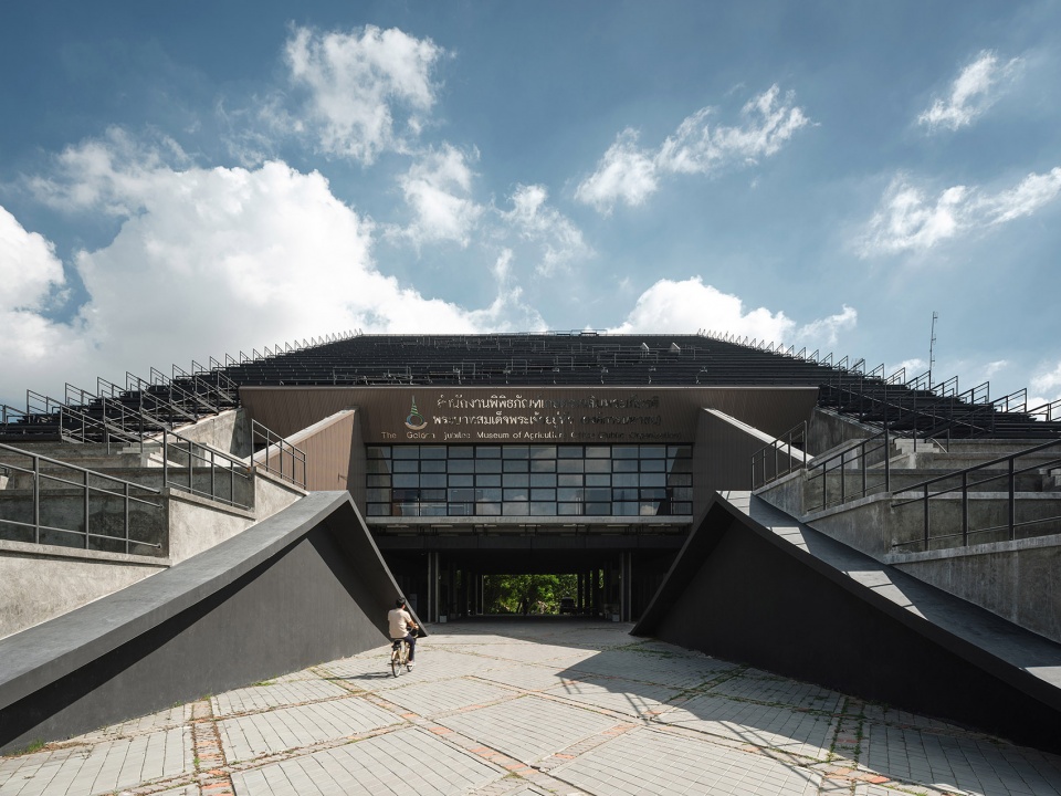 the golden jubilee museum of agriculture office by plan architect