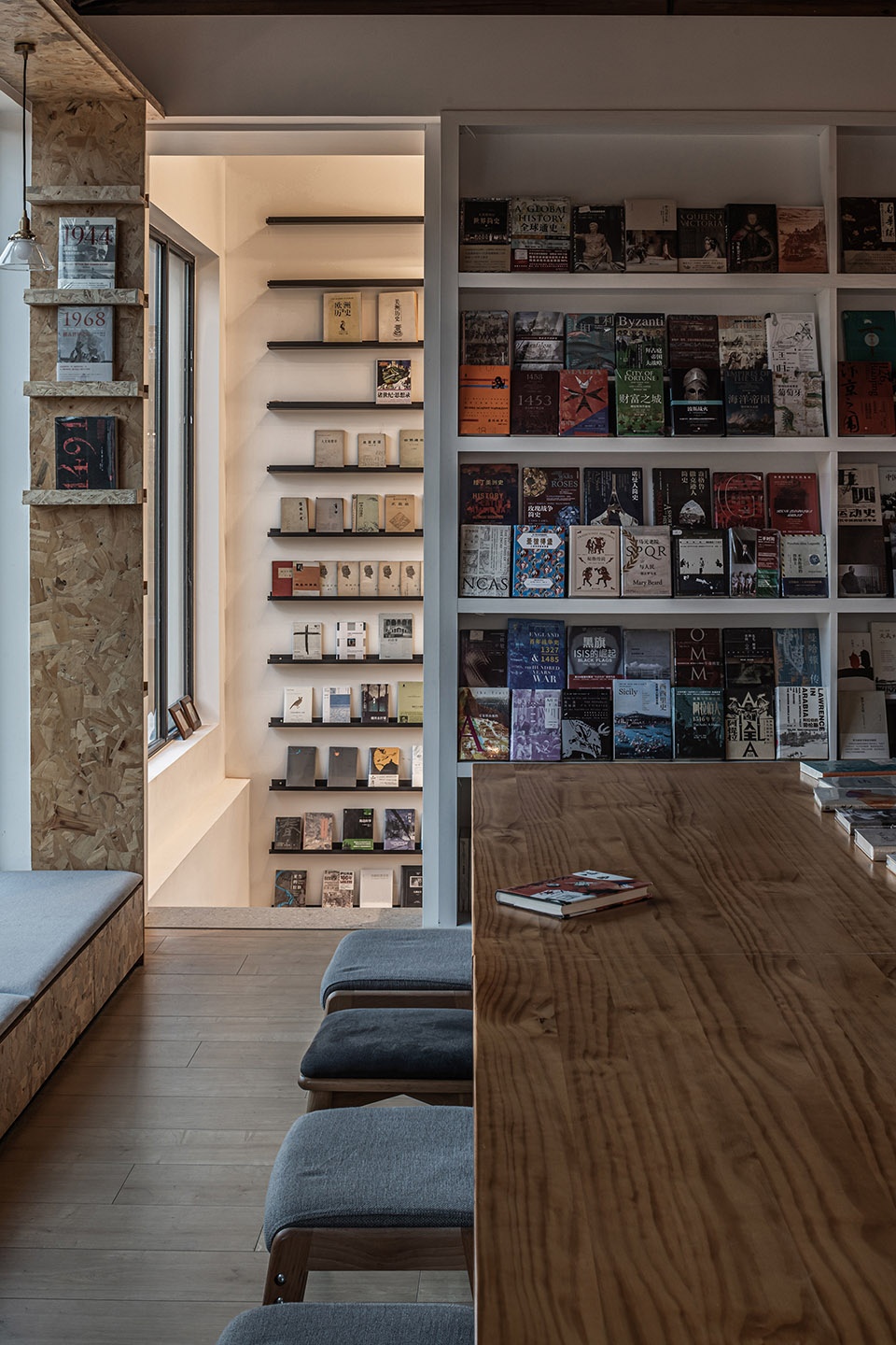 Retrobookstore in the ancient city of Linhai mage Design