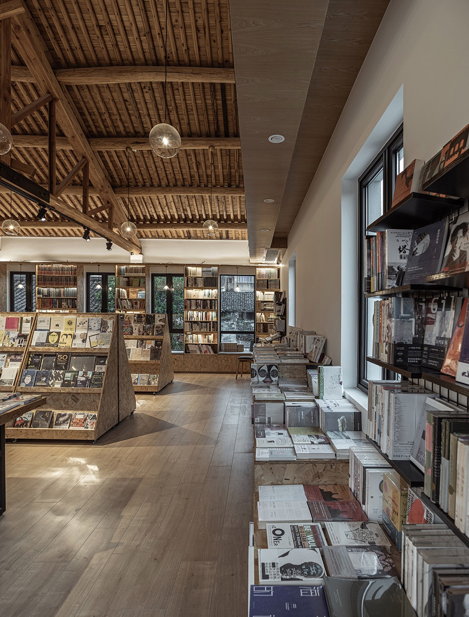 Retrobookstore in the ancient city of Linhai mage Design
