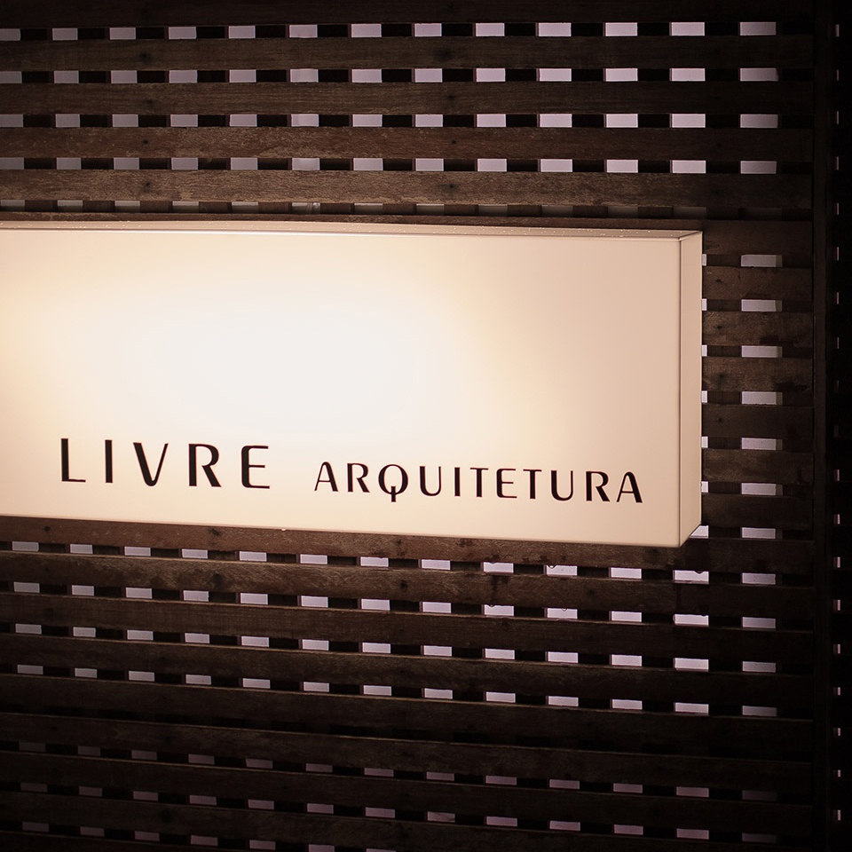wood muxarabi office para brasil by livre arquitetura