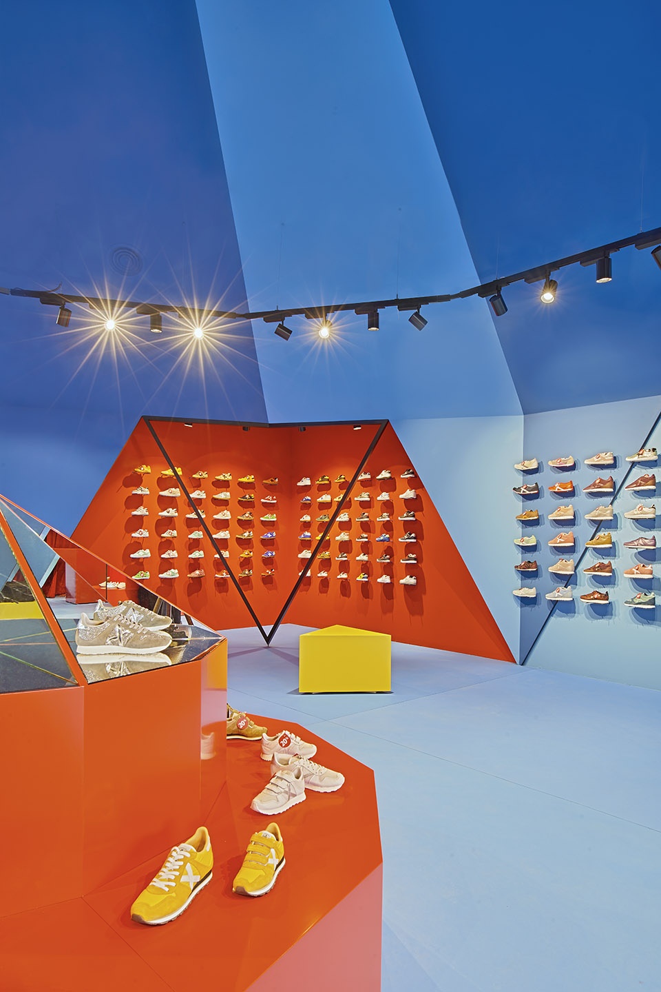 tent store14 madrid by studio animal