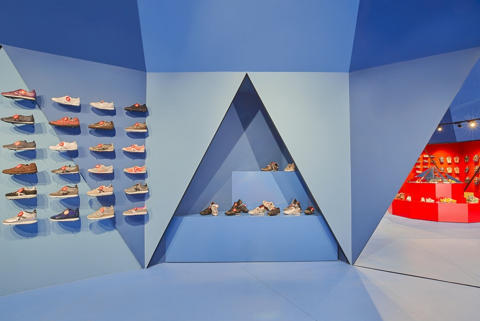 tent store14 madrid by studio animal