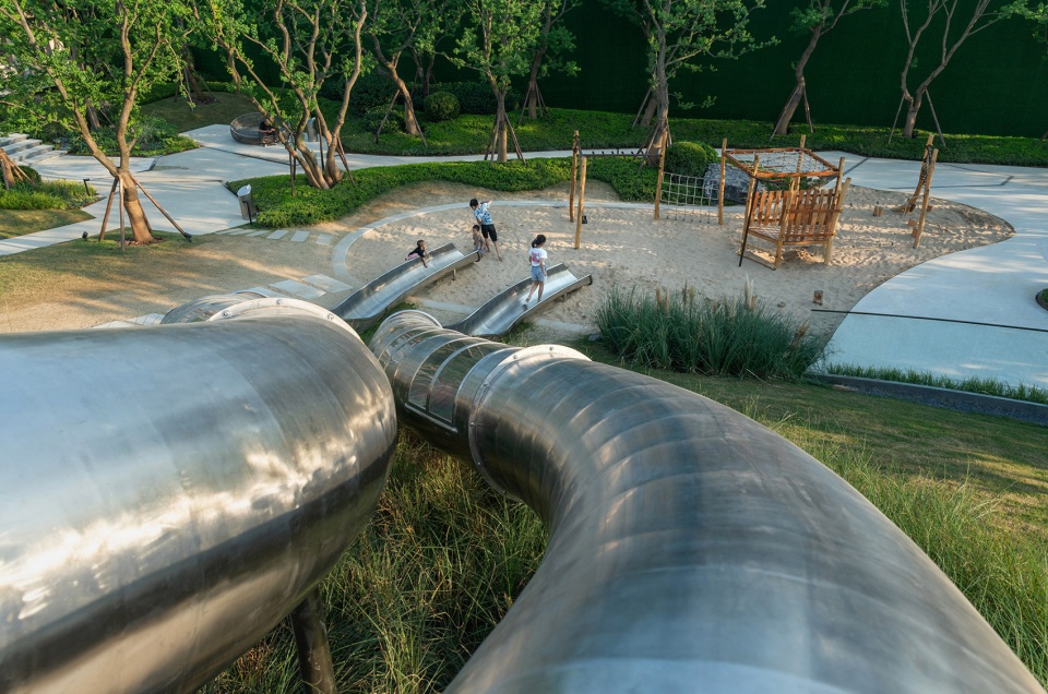 mountain and river road AN landscape design