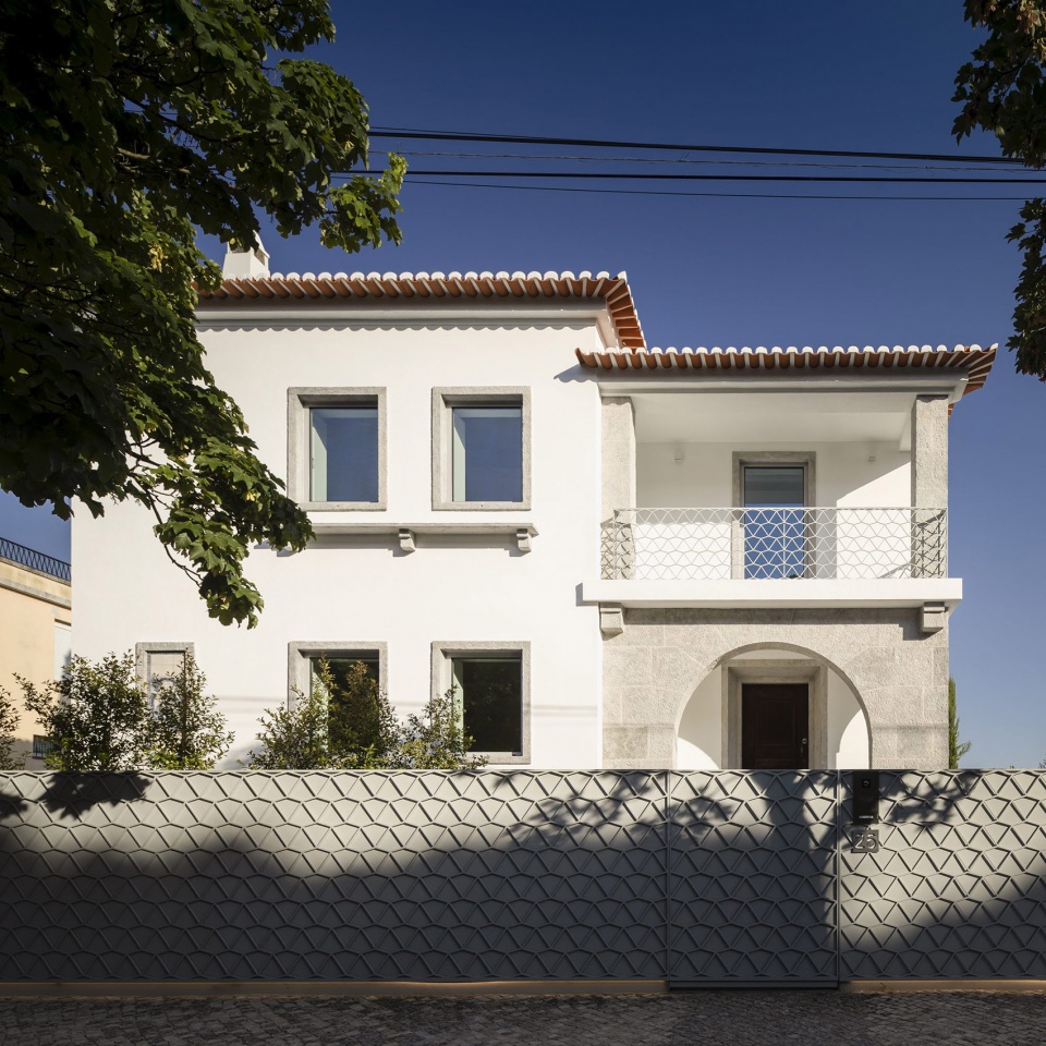 restelo ad25 house by joao tiago aguiar arquitectos
