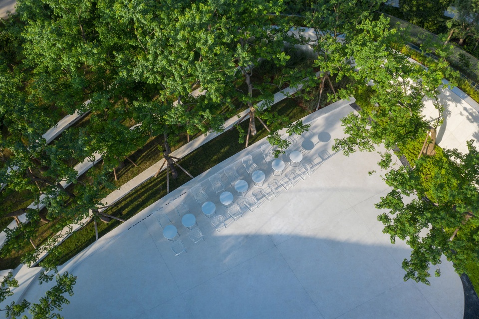 mountain and river road AN landscape design