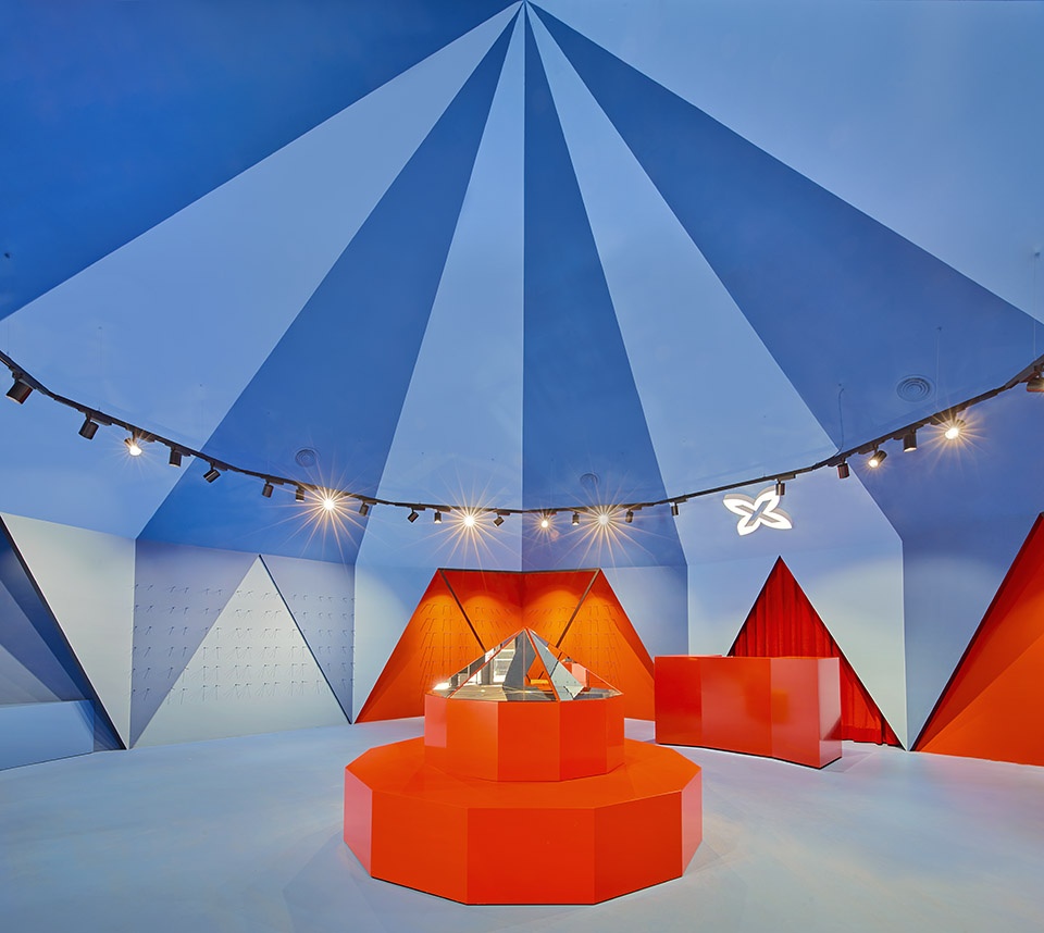 tent store14 madrid by studio animal