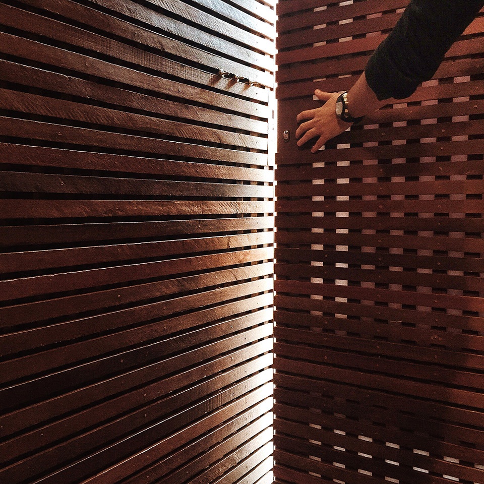 wood muxarabi office para brasil by livre arquitetura
