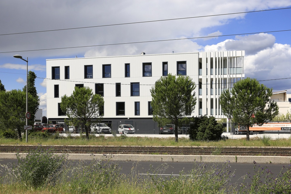 office building a a montpellier france by nbj architectes
