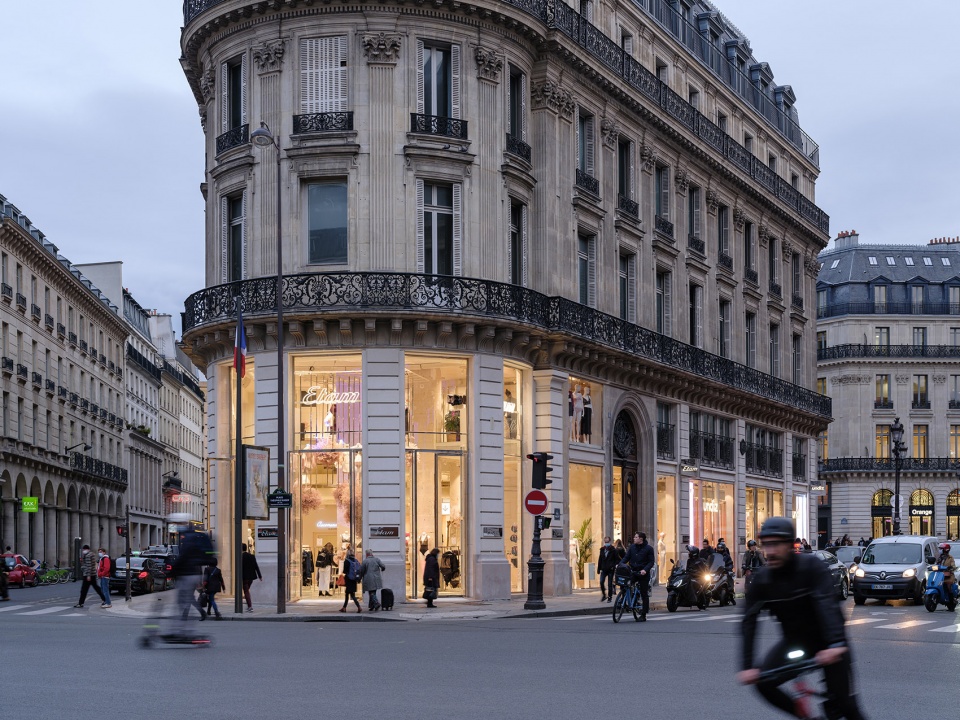 etam flagship store in paris by mvrdv