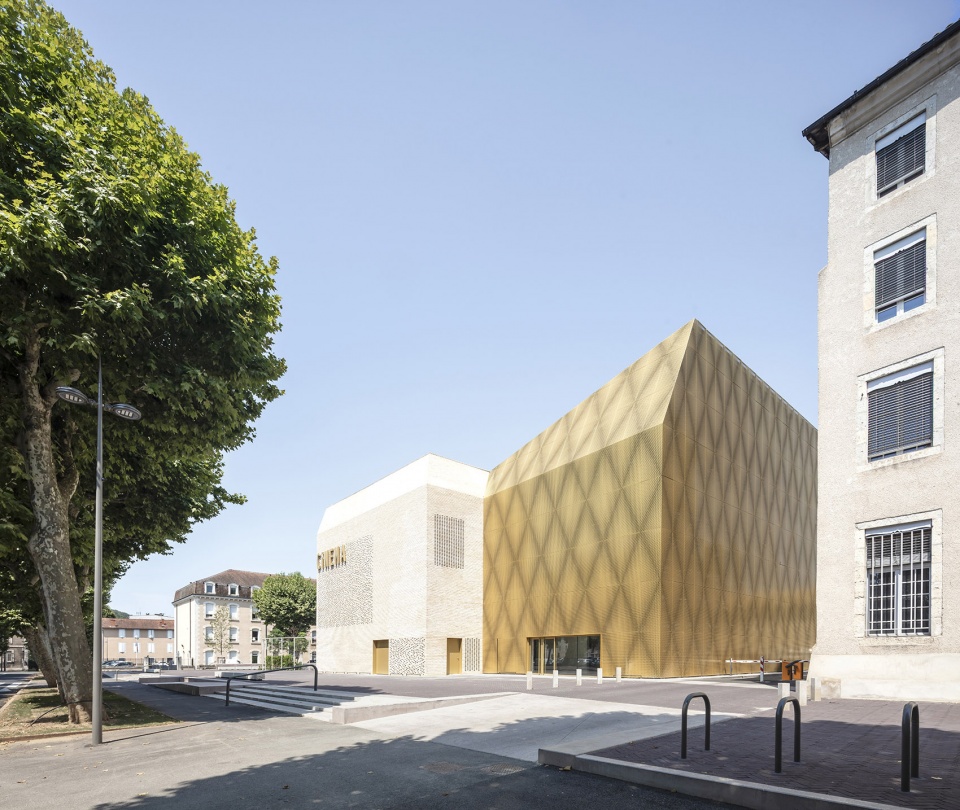 Grand Palais Cinema by antonio virga architecte