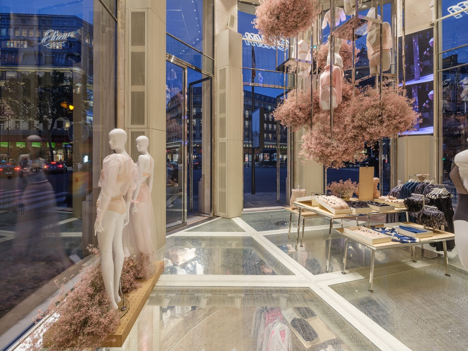 etam flagship store in paris by mvrdv