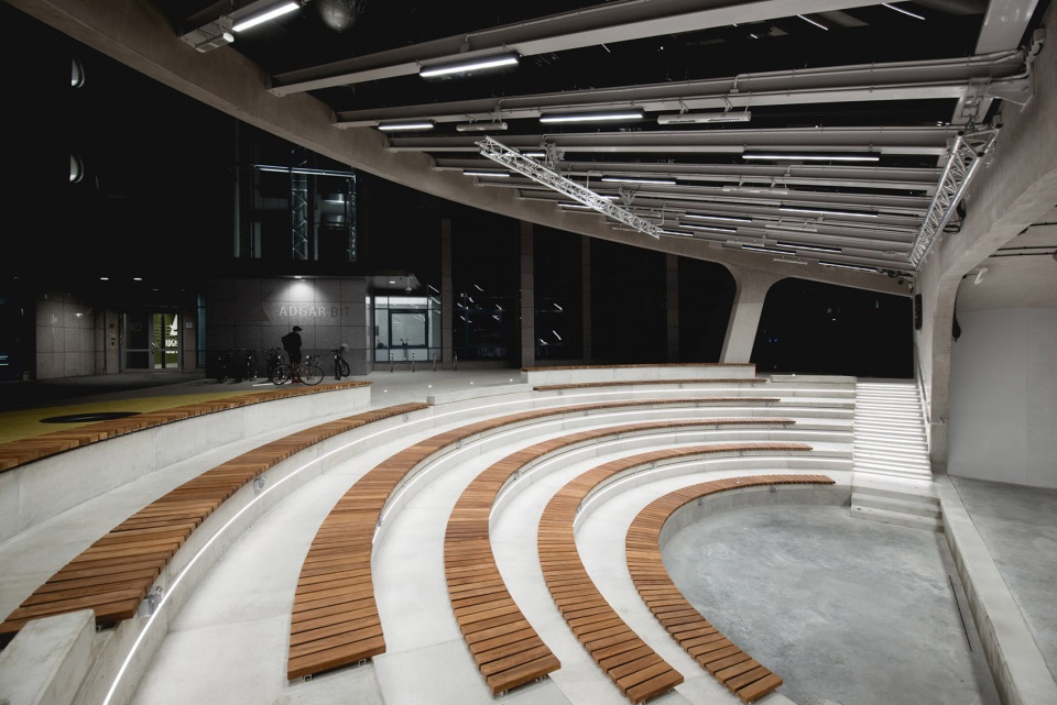 brain embassy amphitheatre by modelina